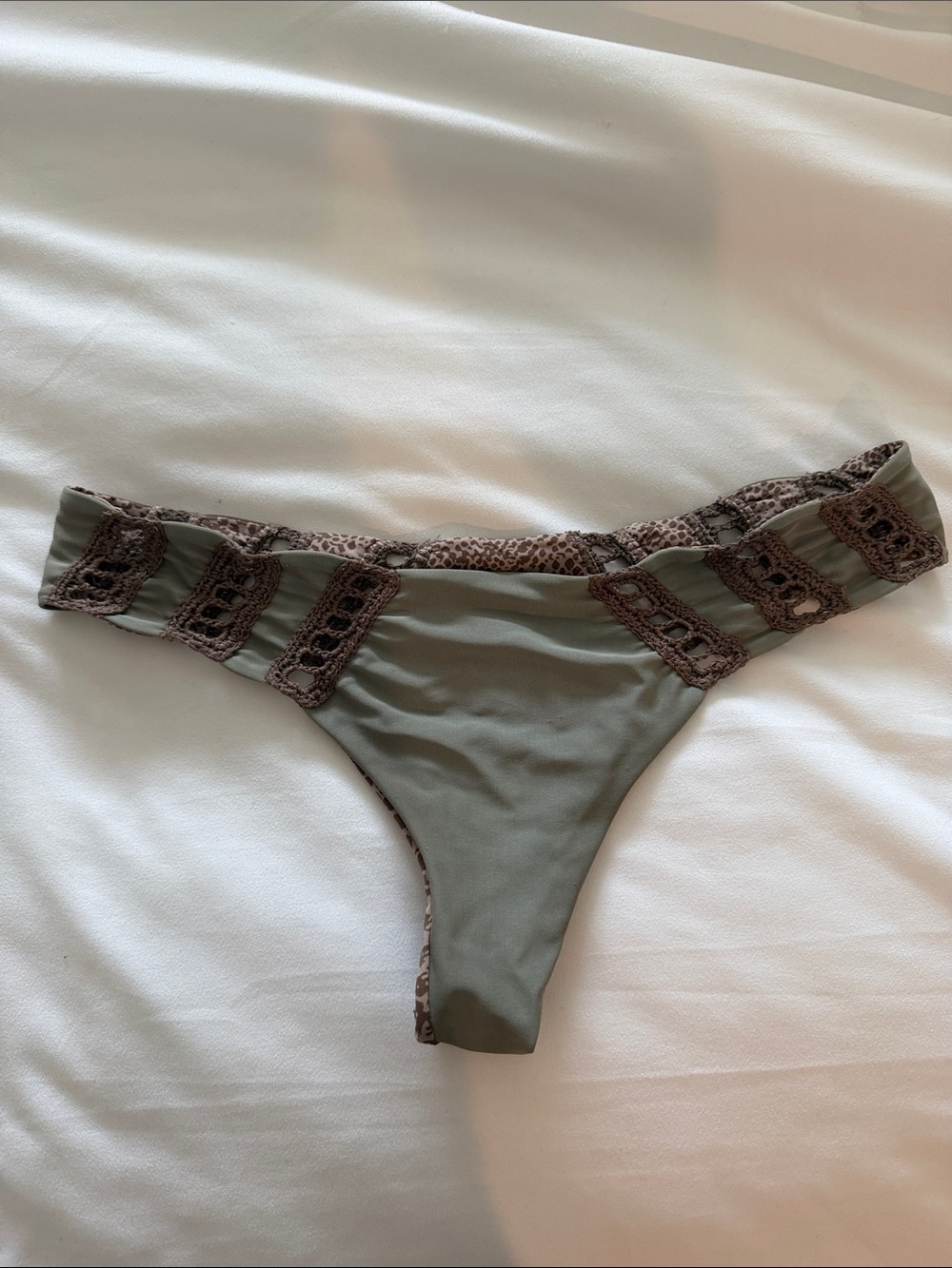 Acacia Swimwear cheeky bottoms size L